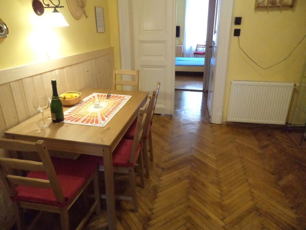 Gæstehus Eoetvoes Rooms *