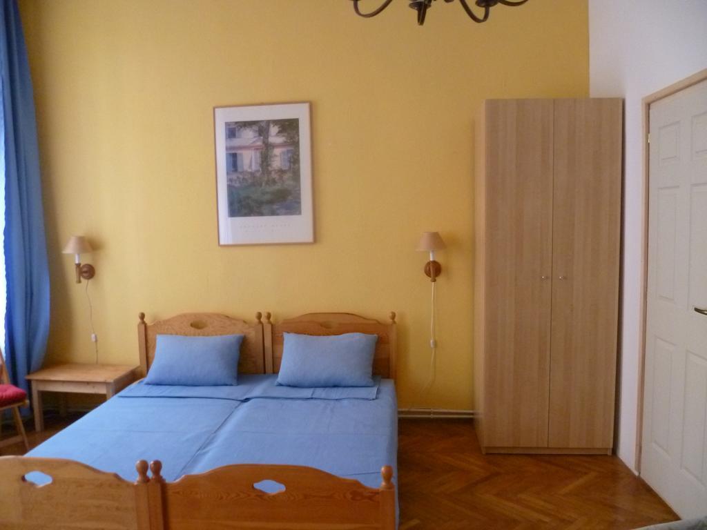 Gæstehus Eoetvoes Rooms